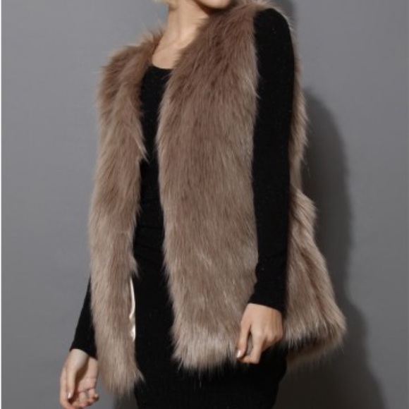 Jackets & Blazers - Brown faux fur vest